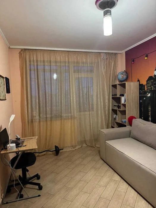 2-х кімнатна квартира з ремонтом і меблями, Пасічна.