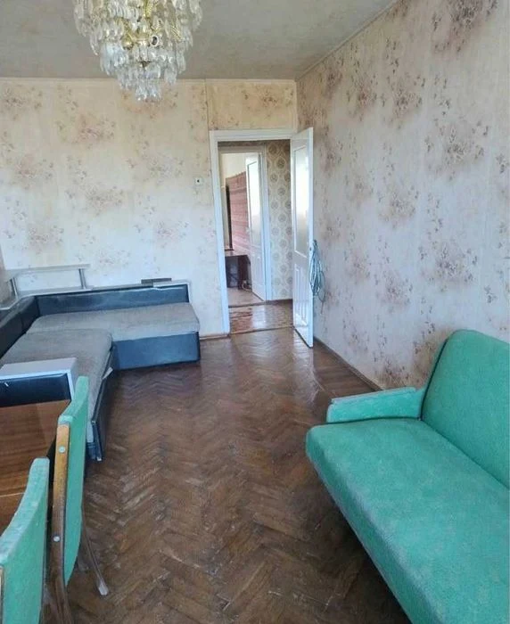 Продам 3к.квартира на 4 поверсі цегляного будинку за 31800.