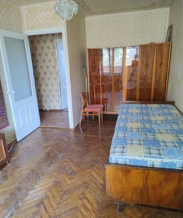 Продам 3к.квартира на 4 поверсі цегляного будинку за 31800.