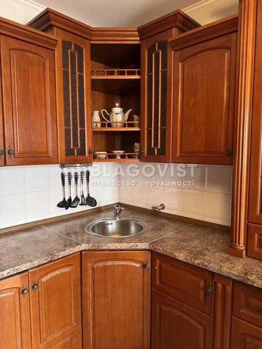 Продаж 2к квартири з ремонтом 82кв.м метро Позняки вулиця Гм