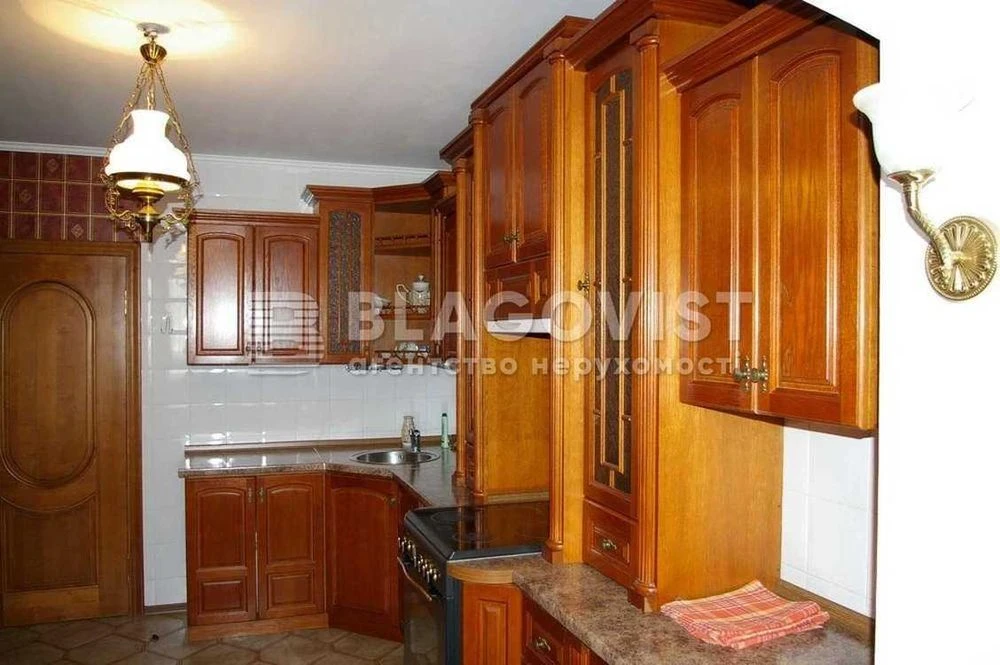 Продаж 2к квартири з ремонтом 82кв.м метро Позняки вулиця Гм