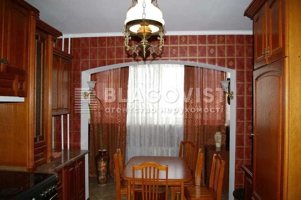 Продаж 2к квартири з ремонтом 82кв.м метро Позняки вулиця Гм