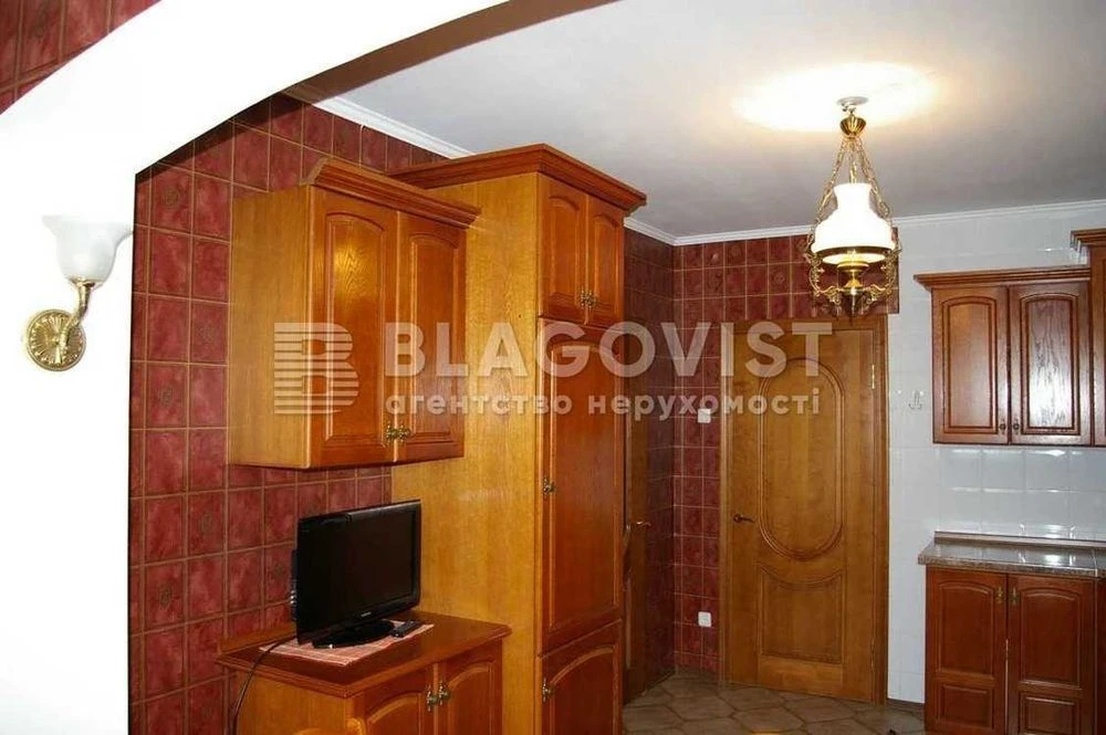 Продаж 2к квартири з ремонтом 82кв.м метро Позняки вулиця Гм