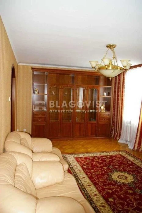 Продаж 2к квартири з ремонтом 82кв.м метро Позняки вулиця Гм