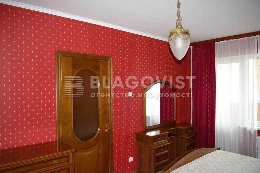 Продаж 2к квартири з ремонтом 82кв.м метро Позняки вулиця Гм