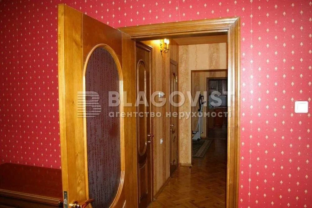 Продаж 2к квартири з ремонтом 82кв.м метро Позняки вулиця Гм