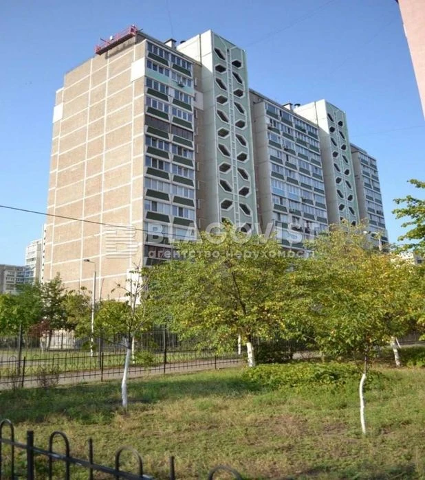Продаж 2к квартири з ремонтом 82кв.м метро Позняки вулиця Гм