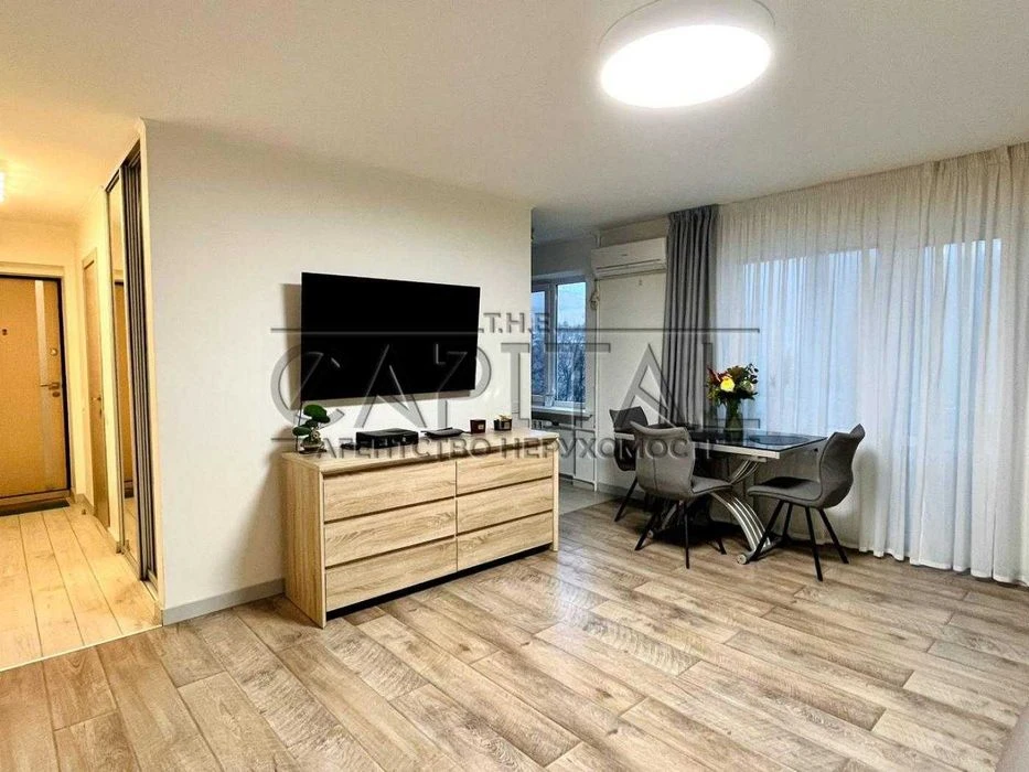 Продаж квартири, вул. Лаврська, Печерськ