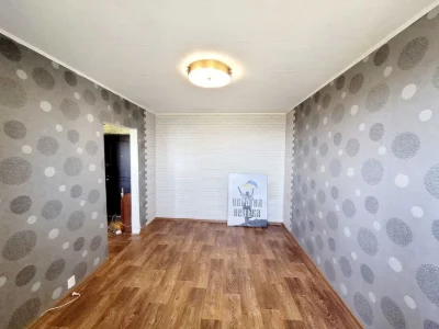 Терміново продам 1к.кв. біля метро Перемога (3хв пішки)