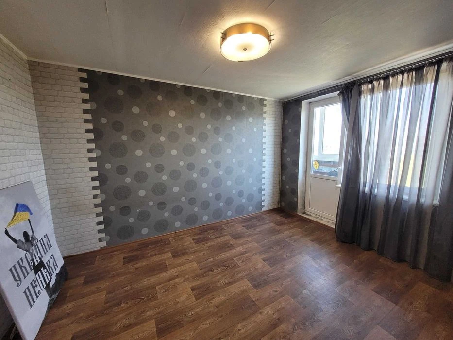 Терміново продам 1к.кв. біля метро Перемога (3хв пішки)