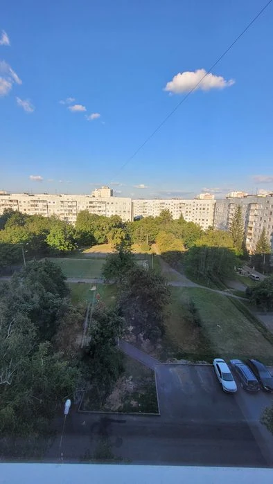 Терміново продам 1к.кв. біля метро Перемога (3хв пішки)