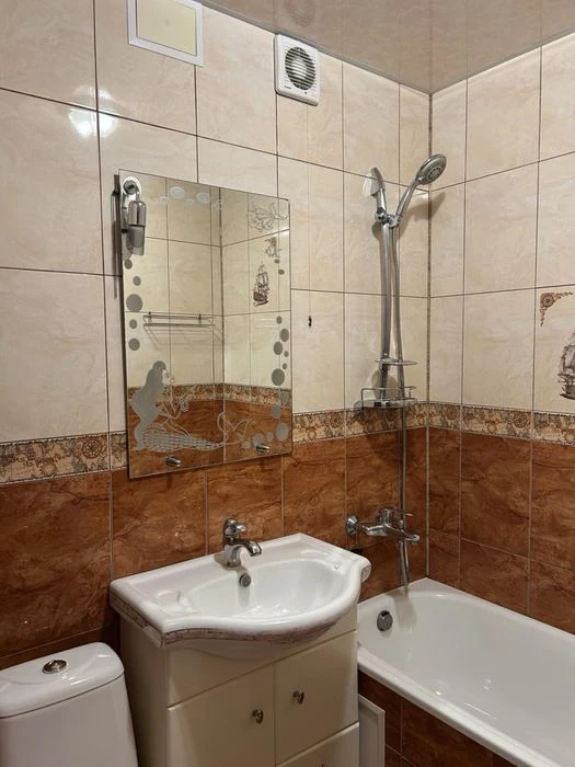 Продаж 2-х кімнатноі квартири в центрі