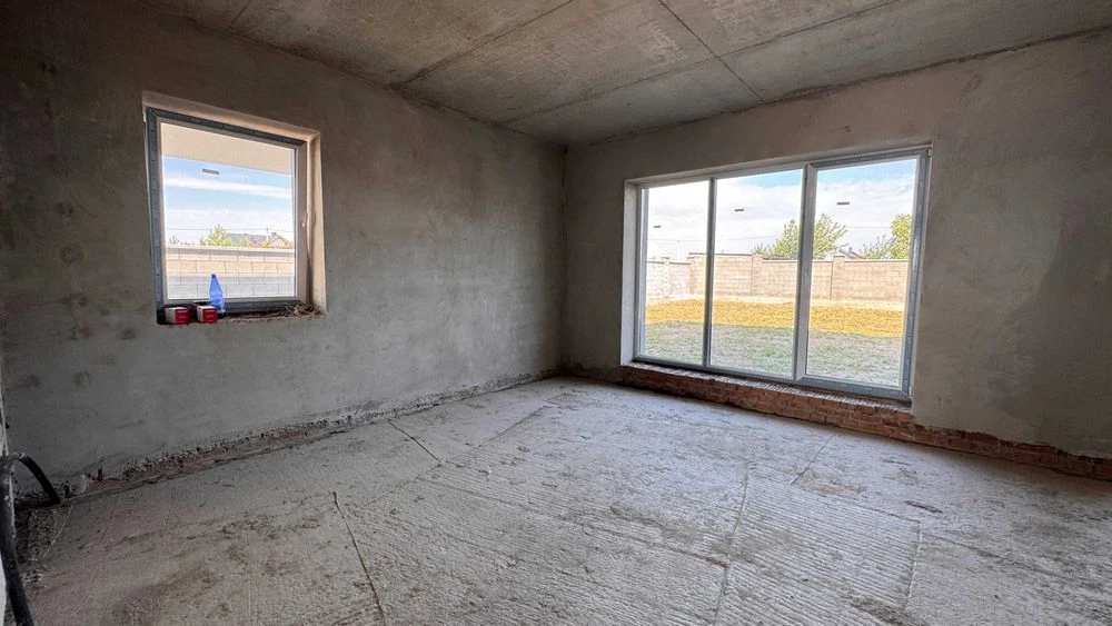 Новий будинок 129,6 м² з 5 сотками та власними комунікаціями