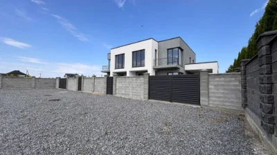 Новий будинок 129,6 м² з 5 сотками та власними комунікаціями