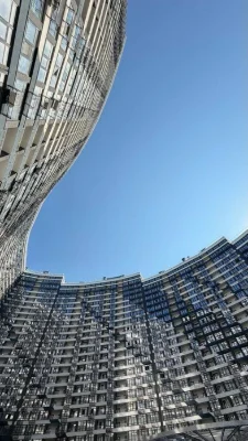Продам 1 кімнатну простору квартиру 48 метрів в ЖК " Атмосфе