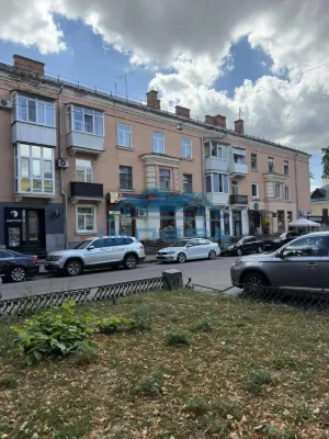 Продаж 3-кімнатної квартири в самому Центрі міста. Сталінка.