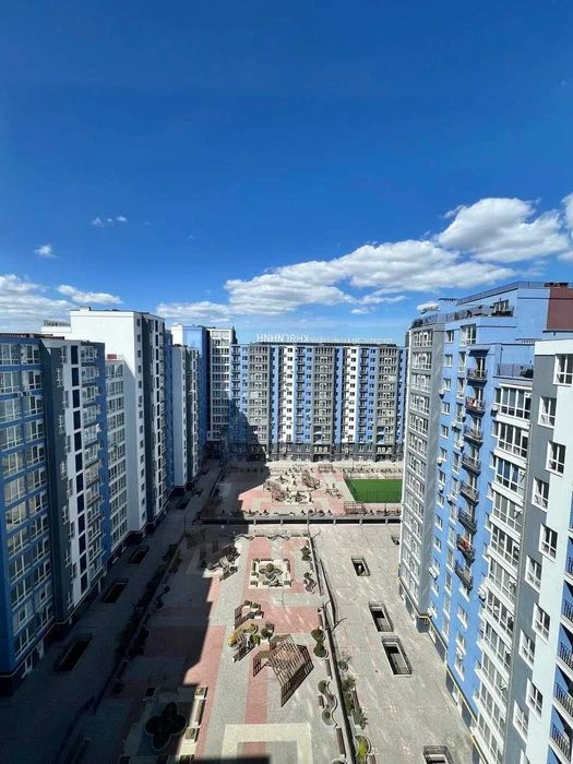 Дворівнева, видова квартира з терасою в ЖК “Княгинин” здана