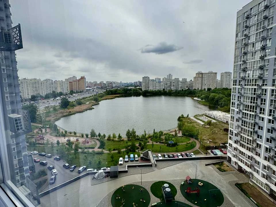 Квартира. Київ, Ревуцького вул.