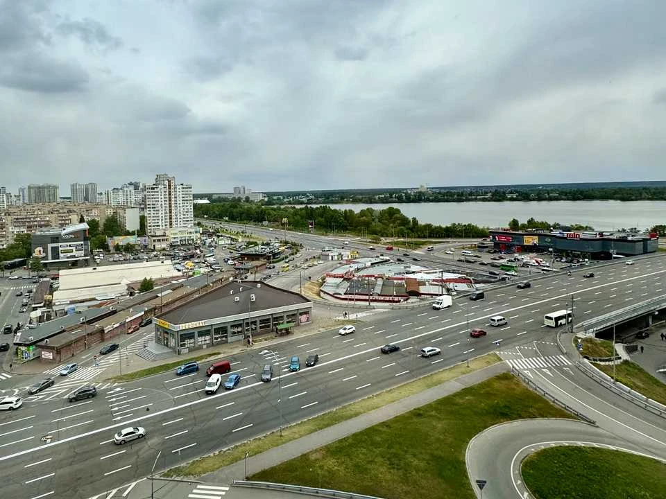 Квартира. Київ, Ревуцького вул.