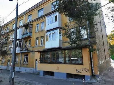 Здам в оренду кімнату на вул. Сирецька 30/1 довгостроково •
