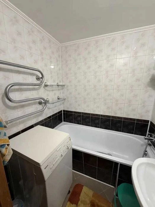 Продаж 4 кімнатна квартира вулиця Величковського