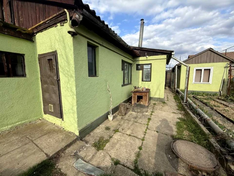 Будинок. Ужгород, Дубова вул.