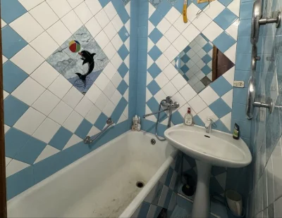 Реально Продам 2 х комнатную квартиру  метро в двух шагах