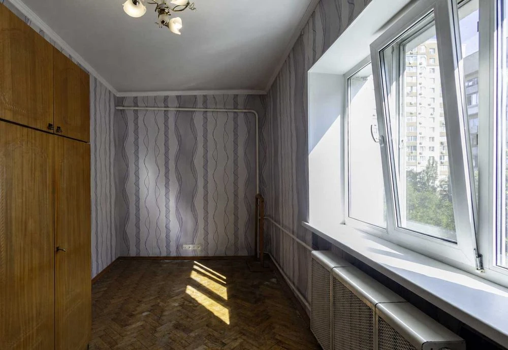 Продаж 2-х кімнатної квартири Багалія 11