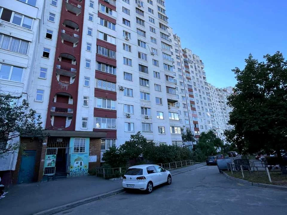 Квартира. Київ, Ревуцького вул.