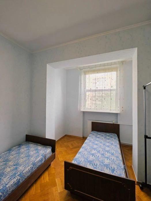 For sale three-room apartment 65m2 with gas near the RayON shopping mall