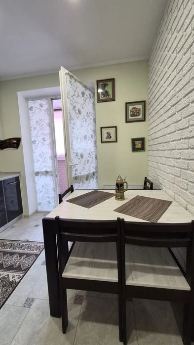 LS21  ЖК Перемоги 85 продам 1 кв. На 7 поверсі 9 пов.будинку