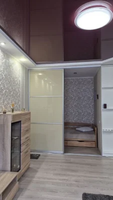 LS21  ЖК Перемоги 85 продам 1 кв. На 7 поверсі 9 пов.будинку