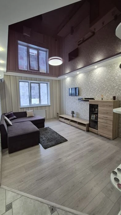 LS21  ЖК Перемоги 85 продам 1 кв. На 7 поверсі 9 пов.будинку