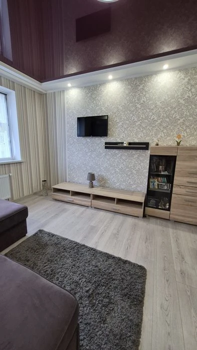 LS21  ЖК Перемоги 85 продам 1 кв. На 7 поверсі 9 пов.будинку