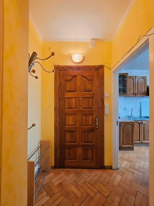 For sale three-room apartment 65m2 with gas near the RayON shopping mall
