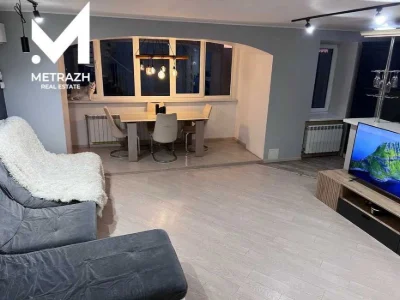 Продам 3-уровневую квартира с террасой и зоной отдыха, Клочк