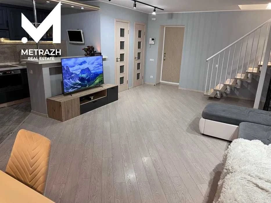 Продам 3-уровневую квартира с террасой и зоной отдыха, Клочк