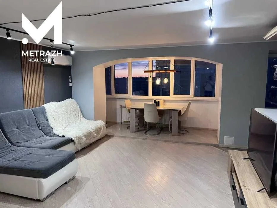 Продам 3-уровневую квартира с террасой и зоной отдыха, Клочк