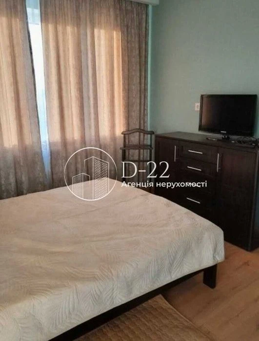 Продаж 2-к кв, вул. Краківська, буд. 27, метро Чернігівська