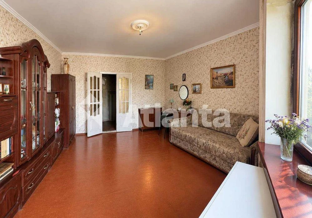 Велика квартира 80 кв.м. в гарному стані. на Добровольського