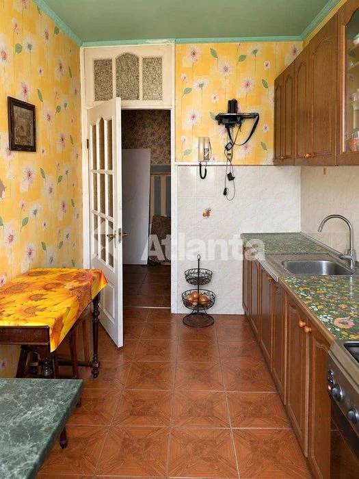 Велика квартира 80 кв.м. в гарному стані. на Добровольського