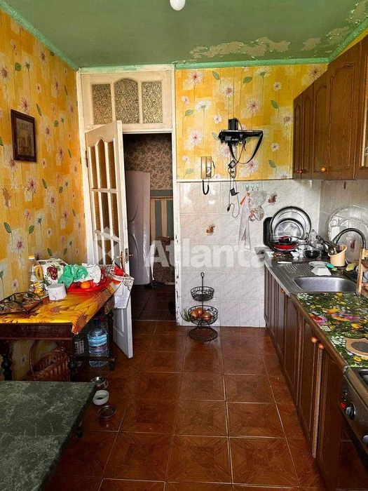 Велика квартира 80 кв.м. в гарному стані. на Добровольського