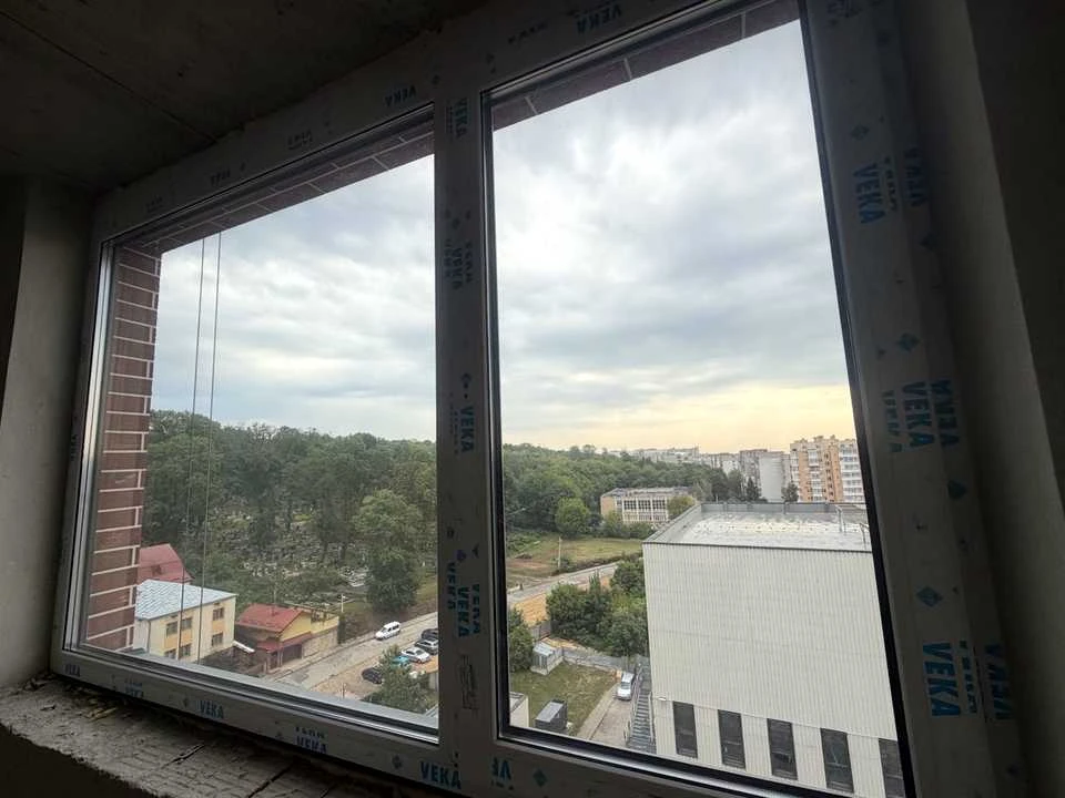 Квартира. Львів, Топольна вул., (Будинок)