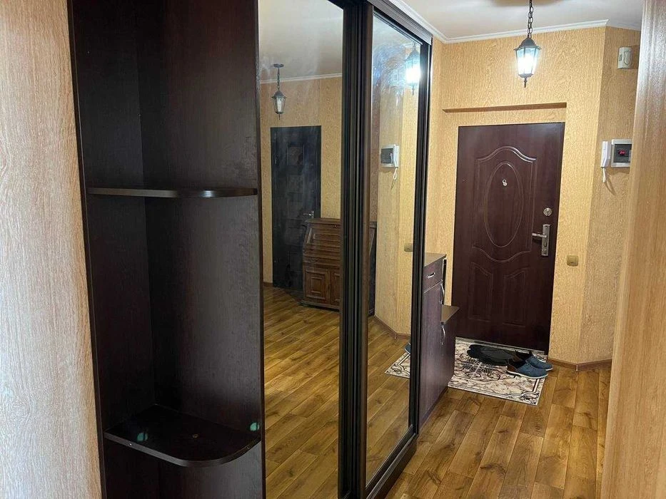 Продам 2-кімнатну квартиру на вул. Дюківській!