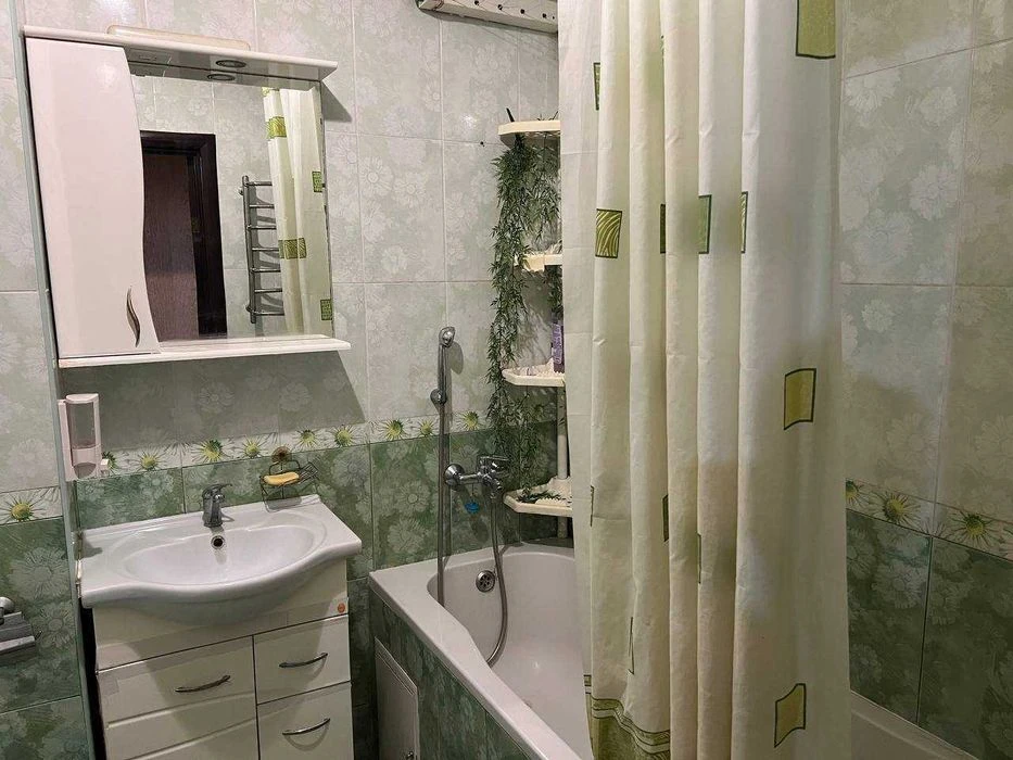 Продам 2-кімнатну квартиру на вул. Дюківській!