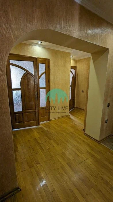 Продаж 2кімнатної квартири з меблями та технікою. 10хв до це