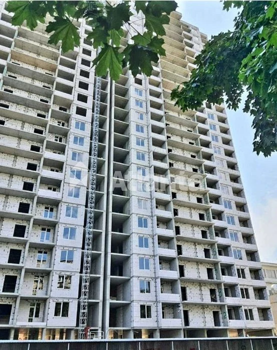 Однокімнатна з великою лоджією біля парку Горького, новий бу