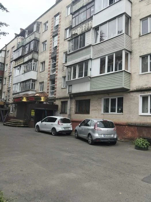 Трикімнатна вул. Степана Бандери