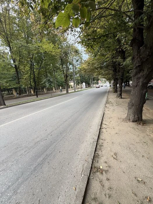 Продаж 2-кімнатної квартири по вул. Першотравнева, район Пар