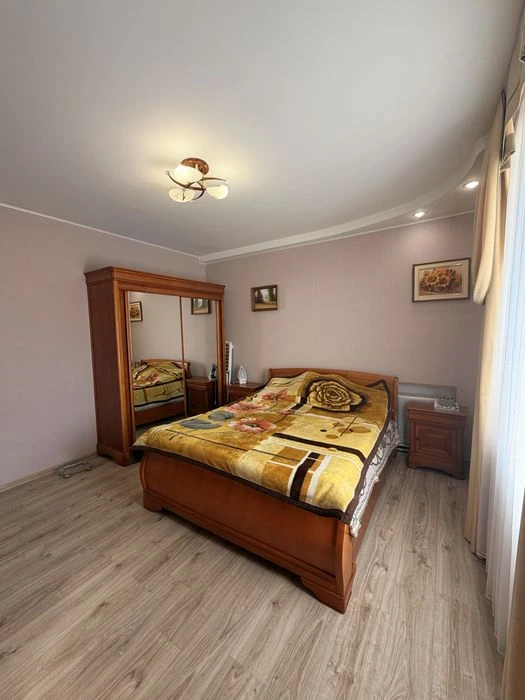 3-кімнатна квартира, 93,6 м² цегляний будинок Робоча єВіднов